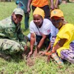 JOURNÉE NATIONALE DE L&rsquo;ARBRE EN DIFFÉRÉ À BOUKOMBÉ : Les femmes UP-R mettent en terre des plants autour du Baobab de Djogbénou